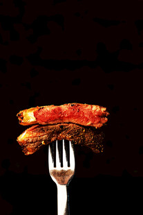 叉子上的美味烤肉