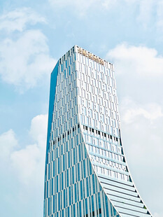 现代摩天大楼外观特写