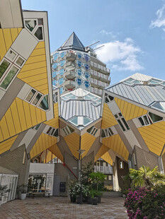 独特几何造型的现代建筑
