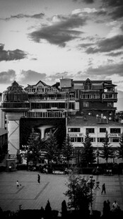 黑白风格的城市建筑景观