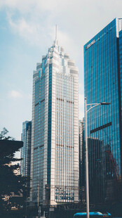 都市高楼林立的城市景观