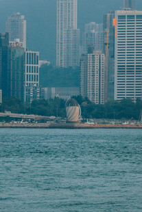 海滨城市天际线景观