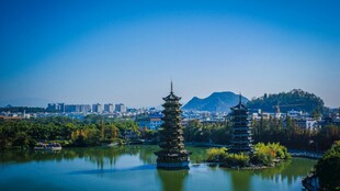 西湖美景中的湖心宝塔
