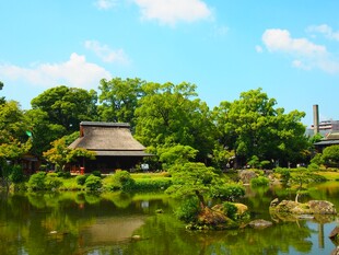 日式园林湖畔景致