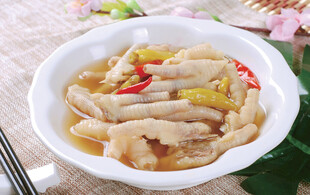 泡椒凤爪酸辣爽口好滋味