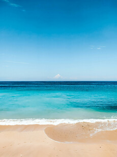 蔚蓝大海与蓝天