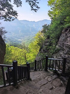 山间石阶步道风景