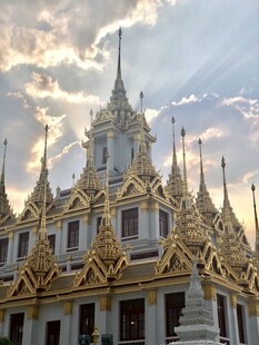 泰国华丽寺庙建筑景观