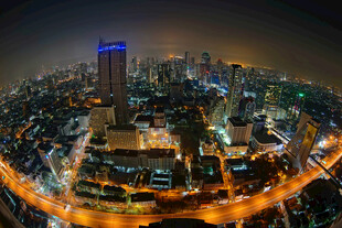 城市璀璨夜景俯瞰图