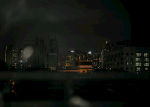 夜晚城市建筑朦胧景象
