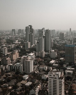 俯瞰繁华都市高楼景观