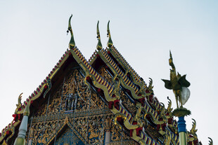 泰国寺庙华丽屋顶