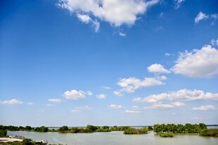 扬州美景沿湖村