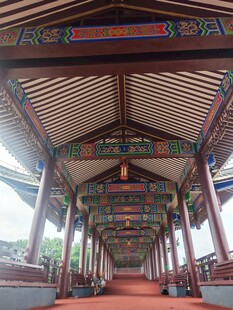 中式传统长廊建筑景观