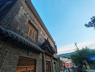 古旧中式建筑外观