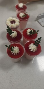 奶油杯甜点慕斯
