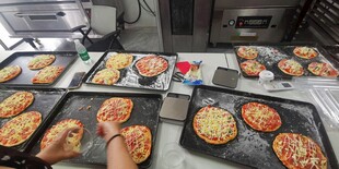 多样美味披萨展示