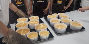 烘焙展示的美味纸杯蛋糕