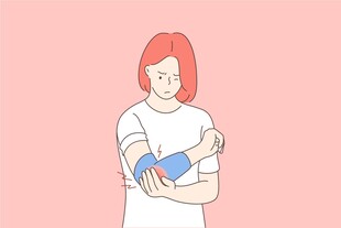 怀抱婴儿的女性形象