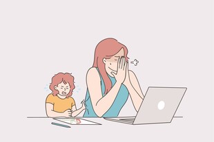 工作带娃两难的年轻妈妈