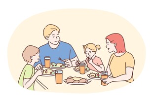 家庭温馨聚餐时刻