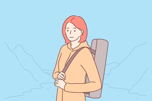 背着背包的红发女子