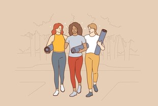 三位女性并肩同行