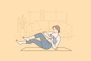 女子居家做腹部锻炼动作