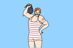 女子举壶铃健身形象