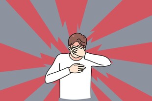 男子做手势展示独特动作