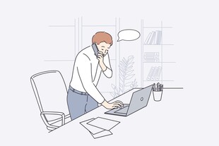 男士专注办公场景