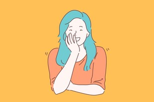 微笑女孩手托脸颊很可爱
