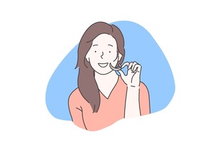 打电话的长发女性