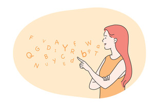 女子手持手机接收信息