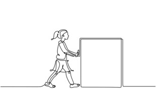 女孩推矩形物体前行