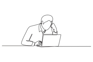 伏案工作的办公人士