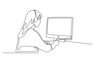 女性专注使用电脑画面
