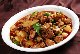 美味香辣土豆烧鸡块