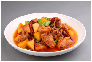 美味土豆烧鸡块