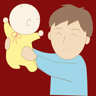 父亲举高逗乐怀中婴儿
