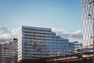 现代城市中的高层建筑物