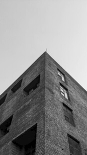 废弃建筑一角