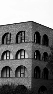 复古砖砌建筑外观