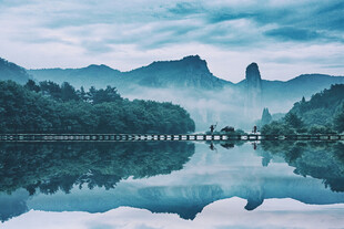 桂林山水倒影图