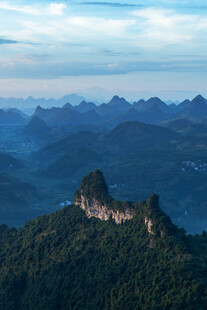 桂林山间秀丽景致