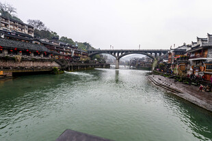 湘西凤凰古城河畔美景
