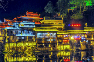 凤凰古城古建夜景