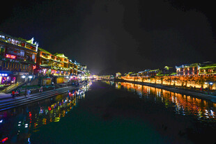 凤凰古城璀璨夜景