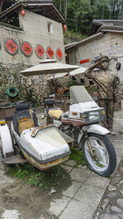 老式三轮摩托车