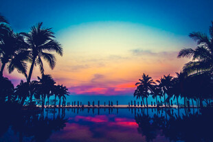 梦幻海滨泳池日落美景
